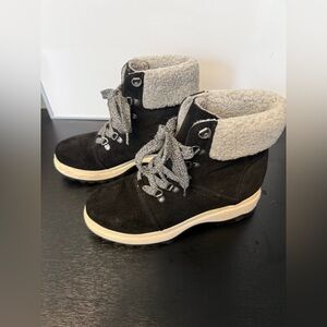 White Mountain Black Lace Up Boots Size 8M